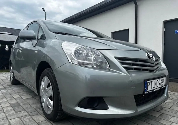 Toyota Verso cena 38800 przebieg: 62400, rok produkcji 2012 z Turek małe 232